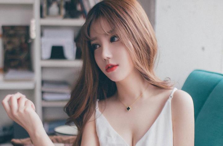 丰满的人妻的情感叙事